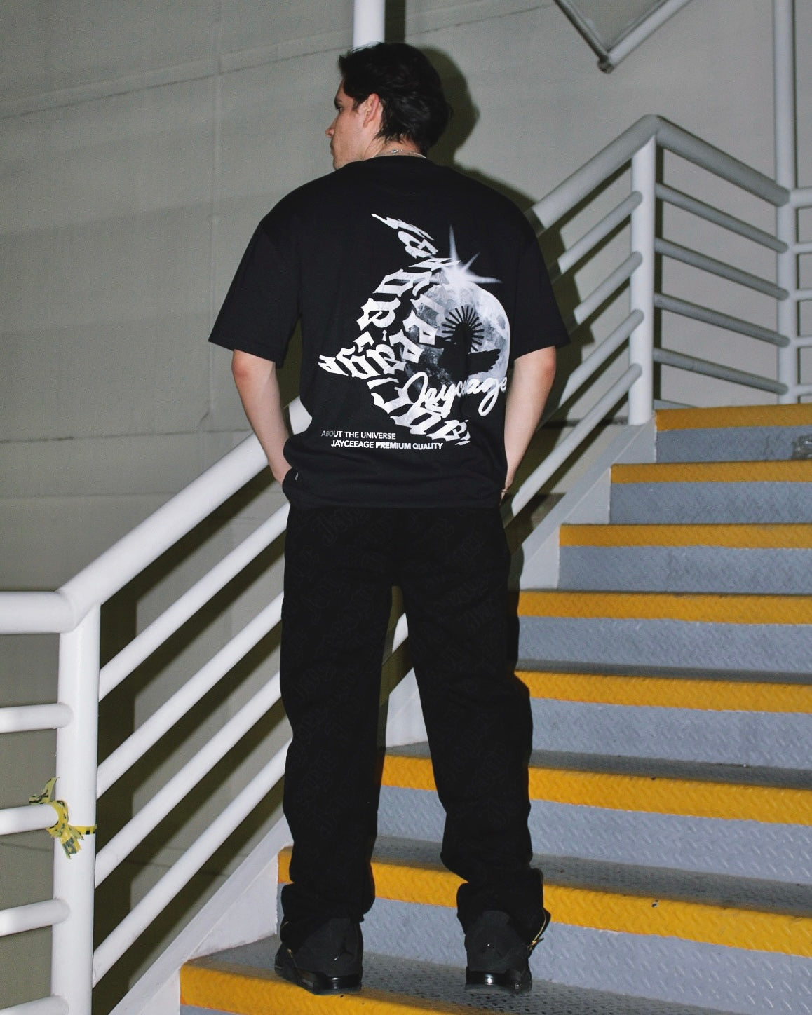 UNIVERSE TEE