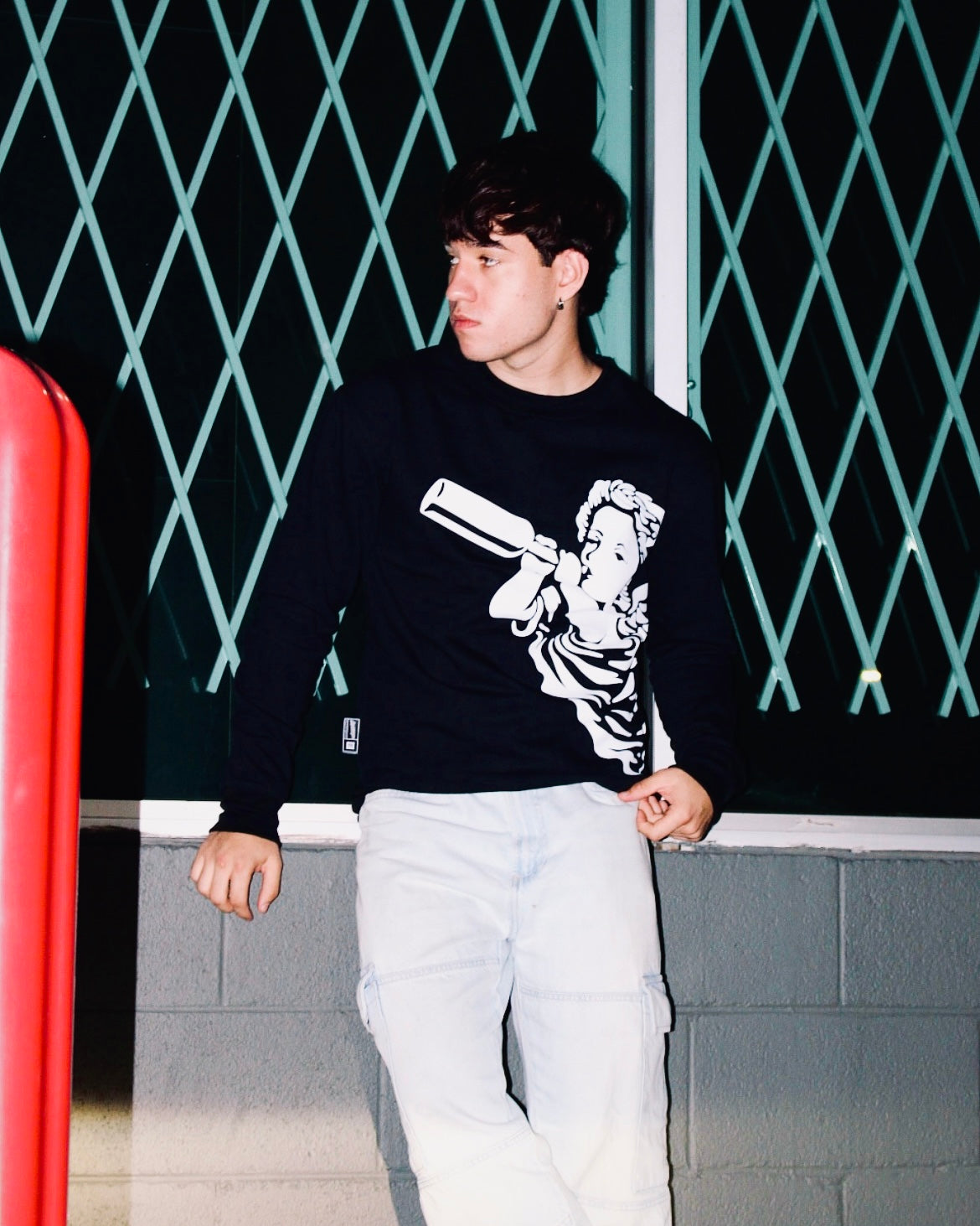 ANGEL BLACK CREWNECK