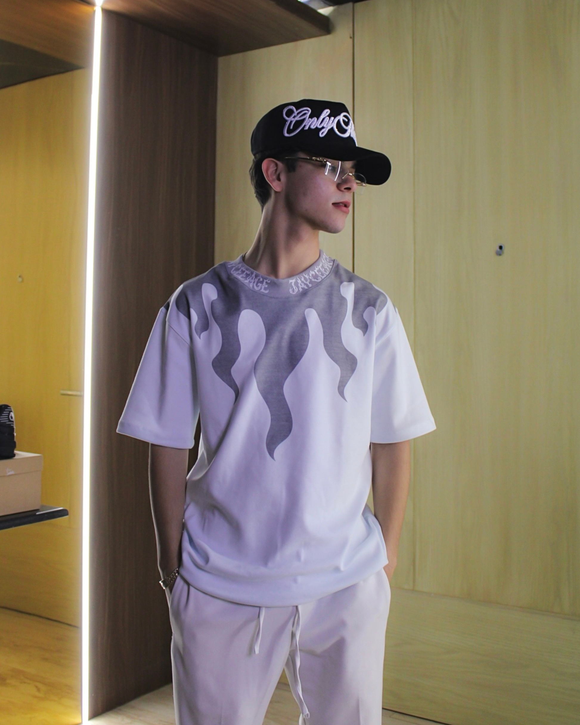 FLAMES COLLAR TEE