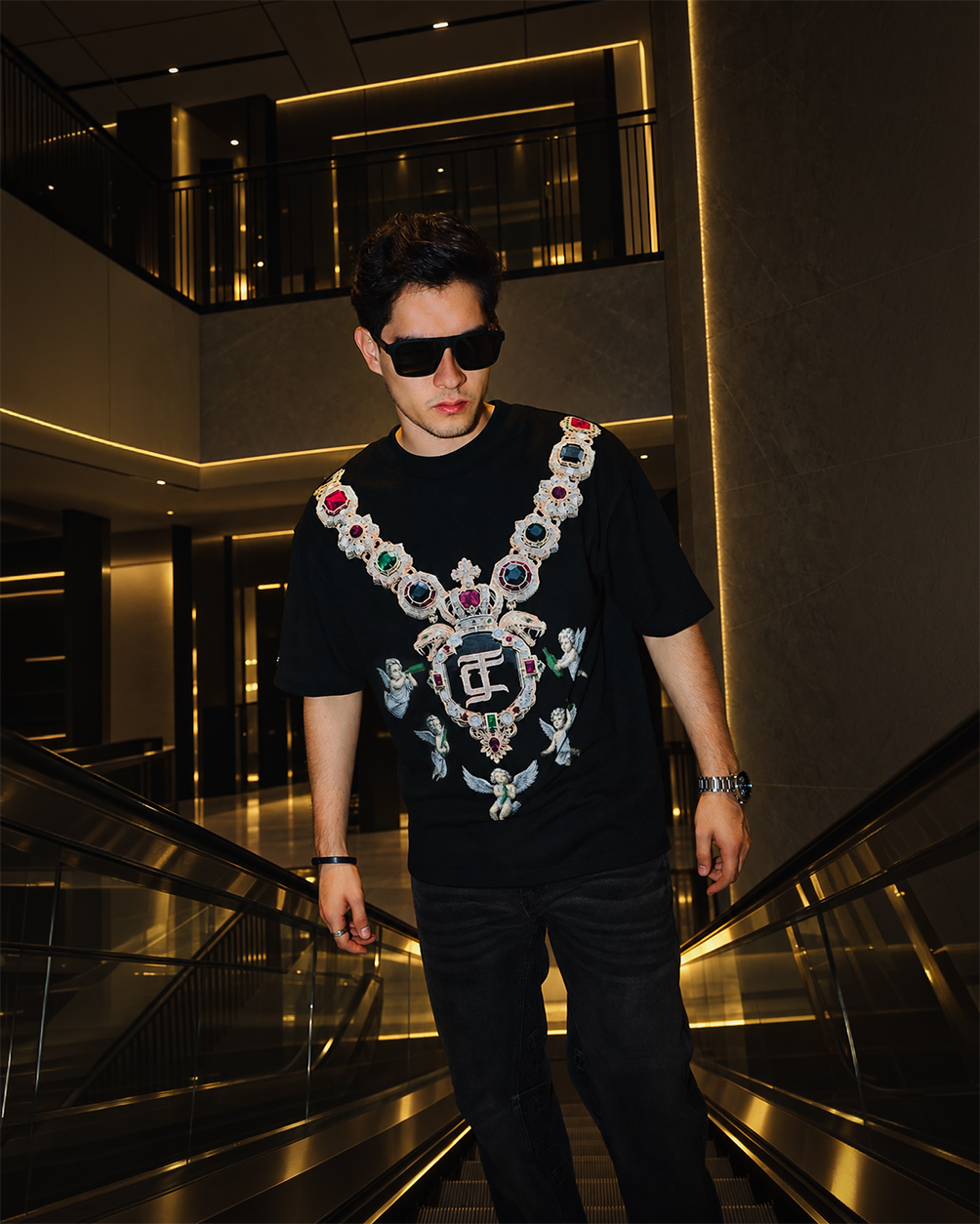 CHAIN TEE (SALDOS)