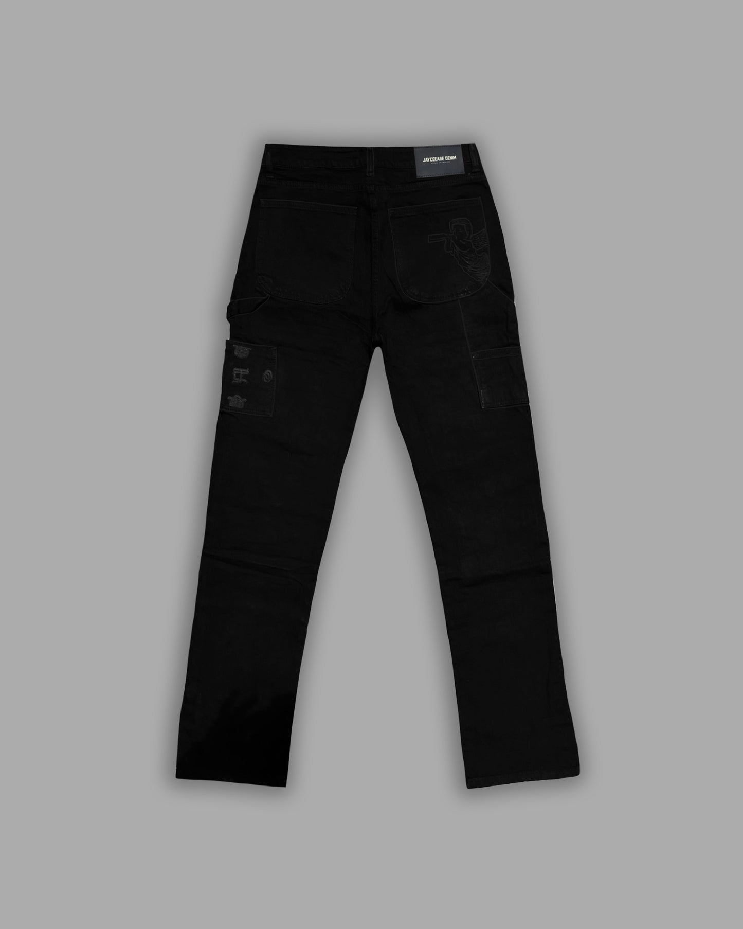 TOTAL BLACK CARPENTER