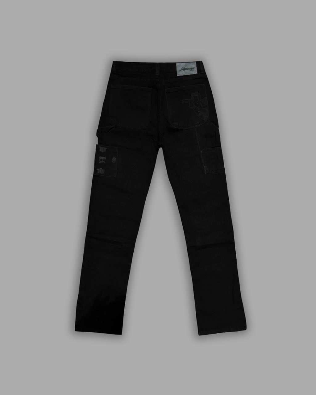 TOTAL BLACK CARPENTER